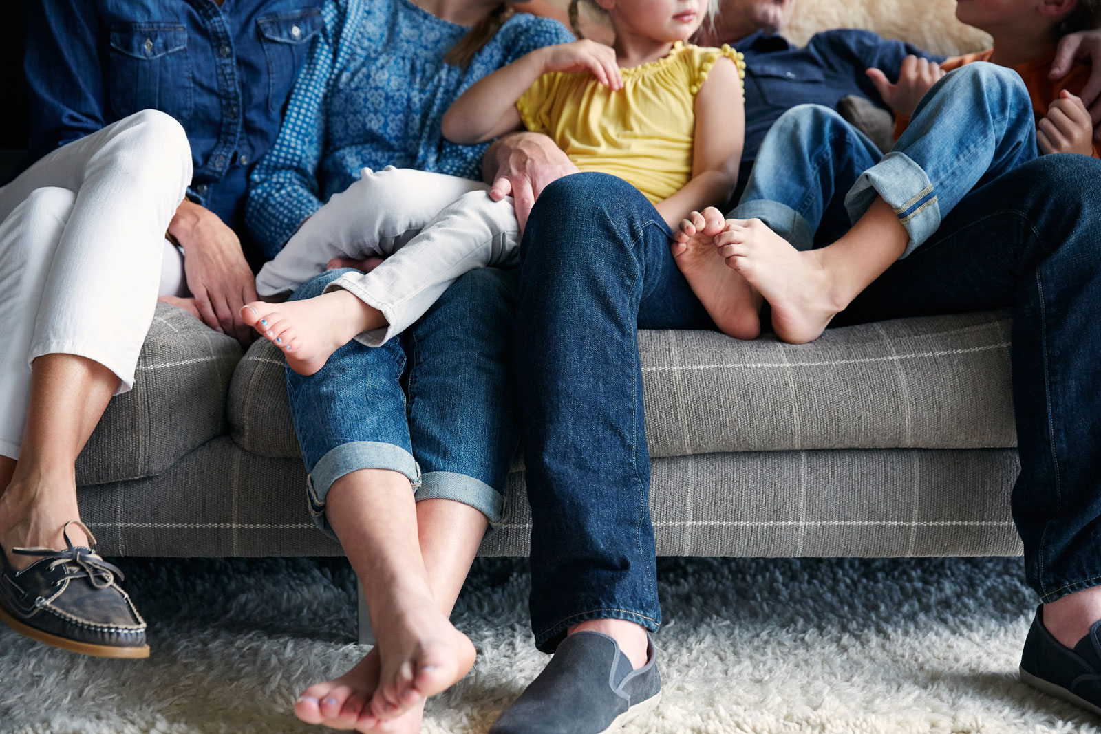 Family on sofa  | Trinette+Chris Photographers