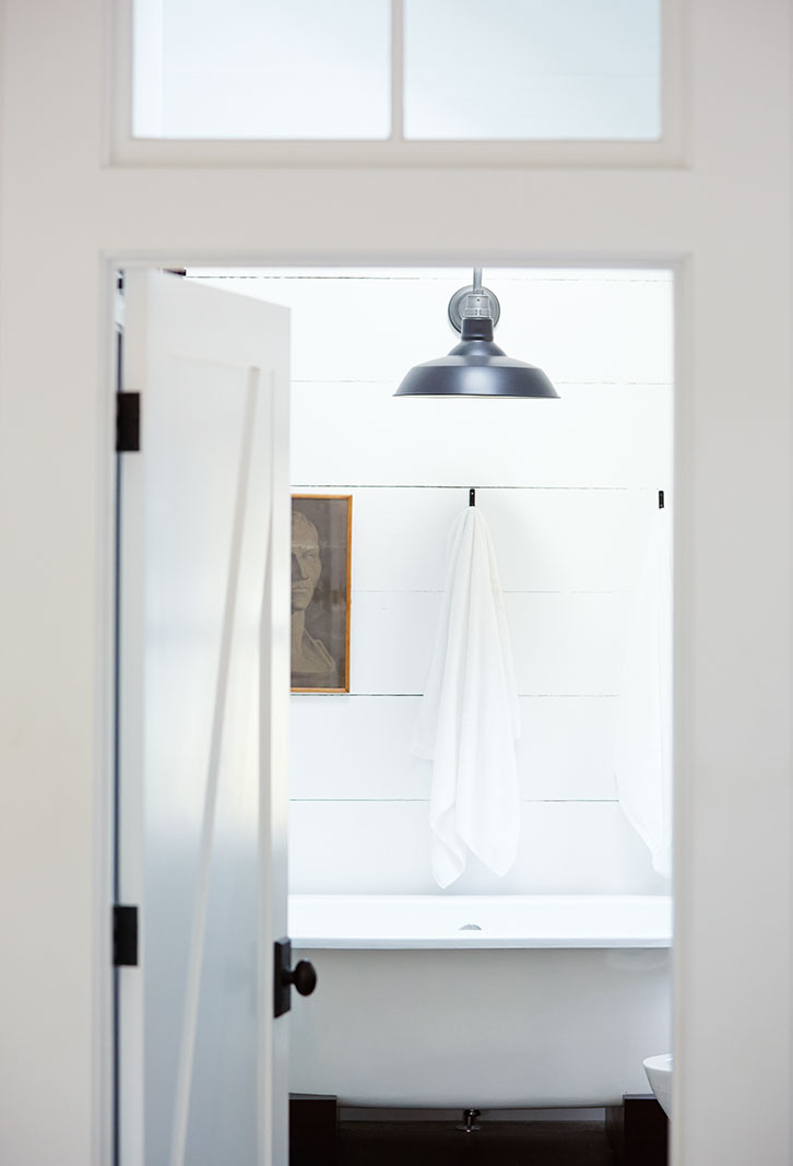 Modern bathroom  | Trinette+Chris Photographers