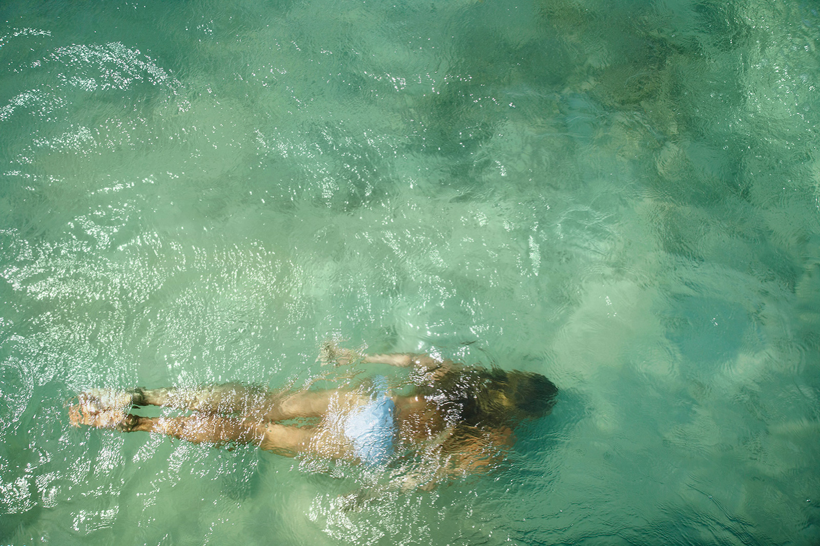 Swimming underwater in St. Barths  | Trinette+Chris Photographers